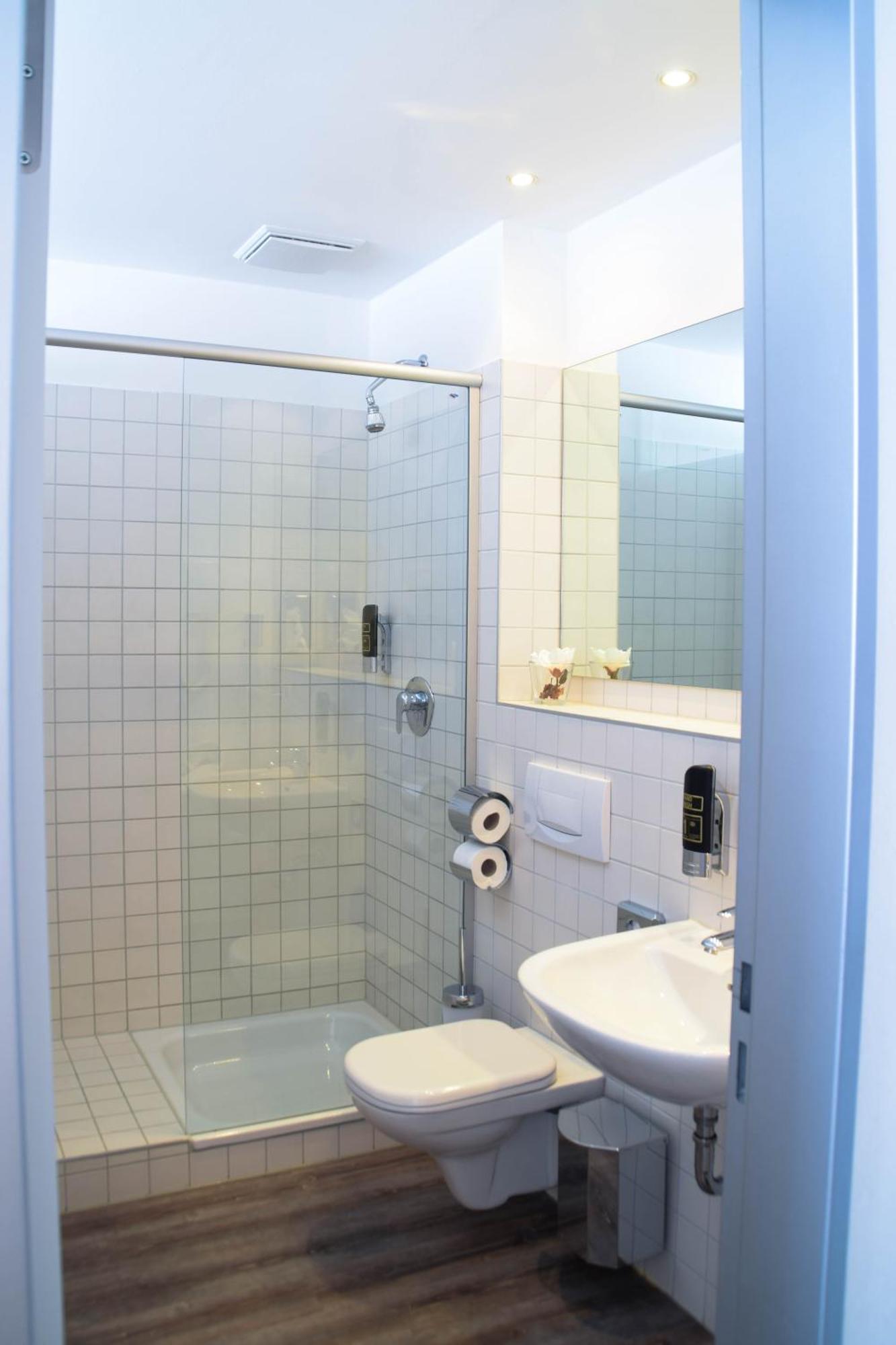 Cristall Hotel Waghäusel Oda fotoğraf