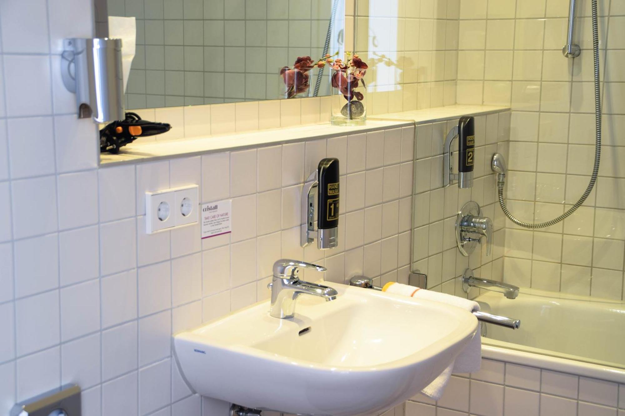 Cristall Hotel Waghäusel Oda fotoğraf